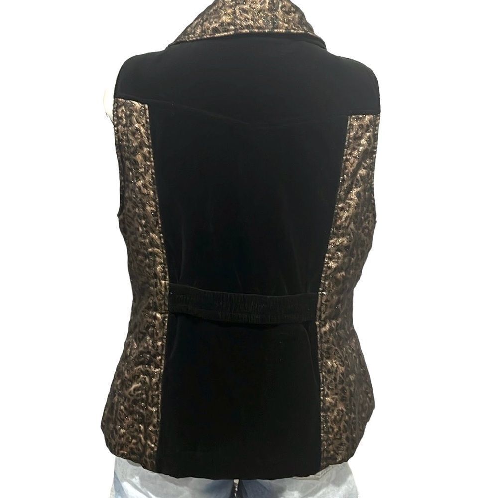 Chico’s velveteen leopard mix zip up vest with gold hardware size 2 - Picture 3 of 8